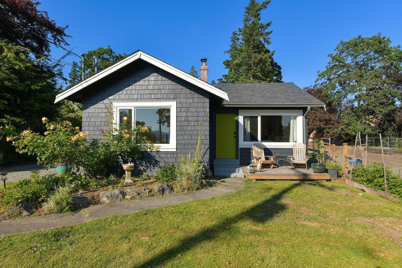The Bayside Cottage North Saanich エクステリア 写真