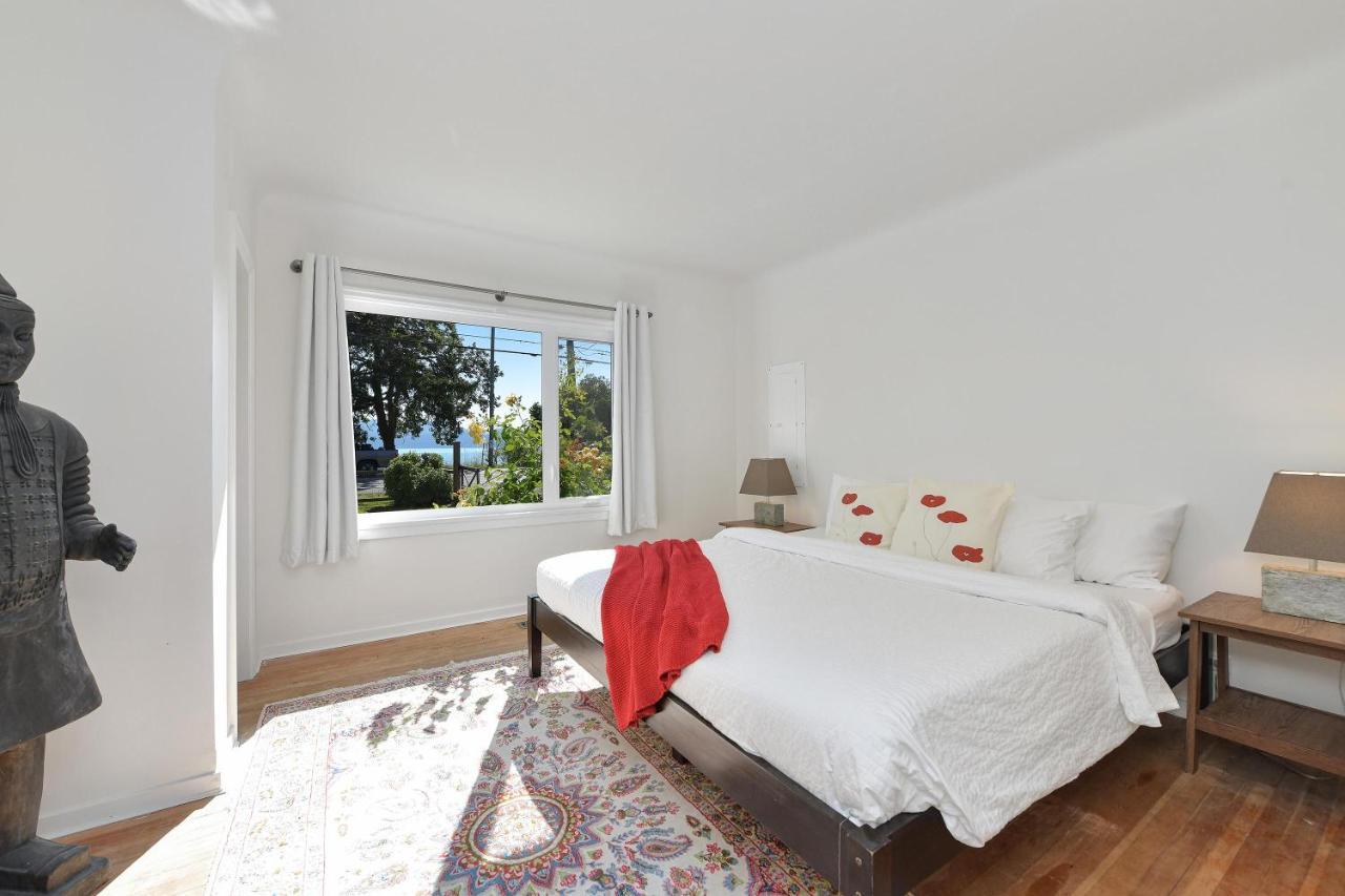 The Bayside Cottage North Saanich エクステリア 写真