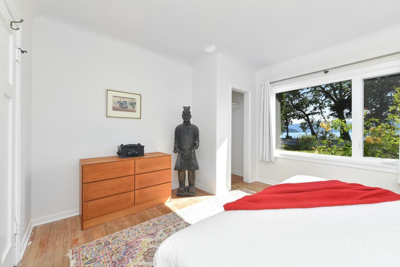 The Bayside Cottage North Saanich エクステリア 写真