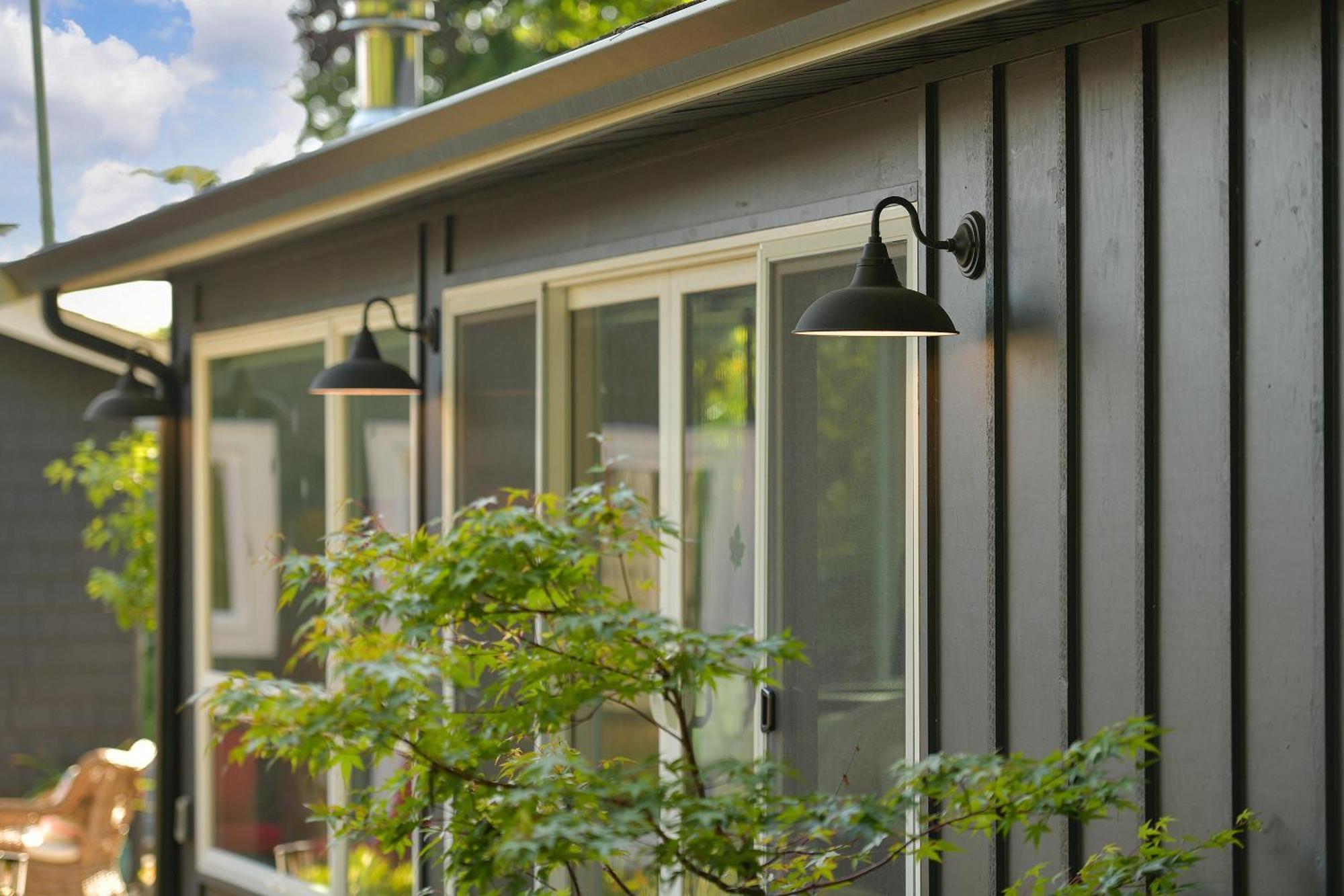 The Bayside Cottage North Saanich エクステリア 写真