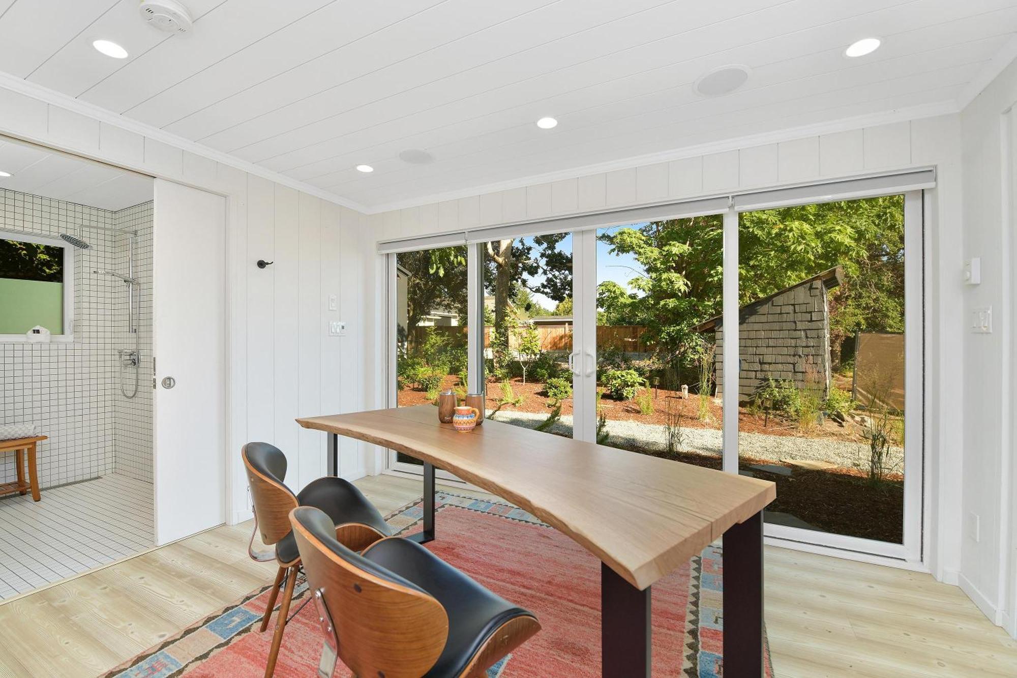 The Bayside Cottage North Saanich エクステリア 写真