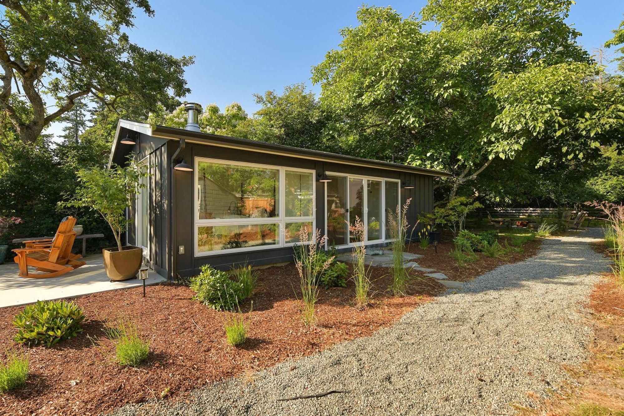 The Bayside Cottage North Saanich エクステリア 写真